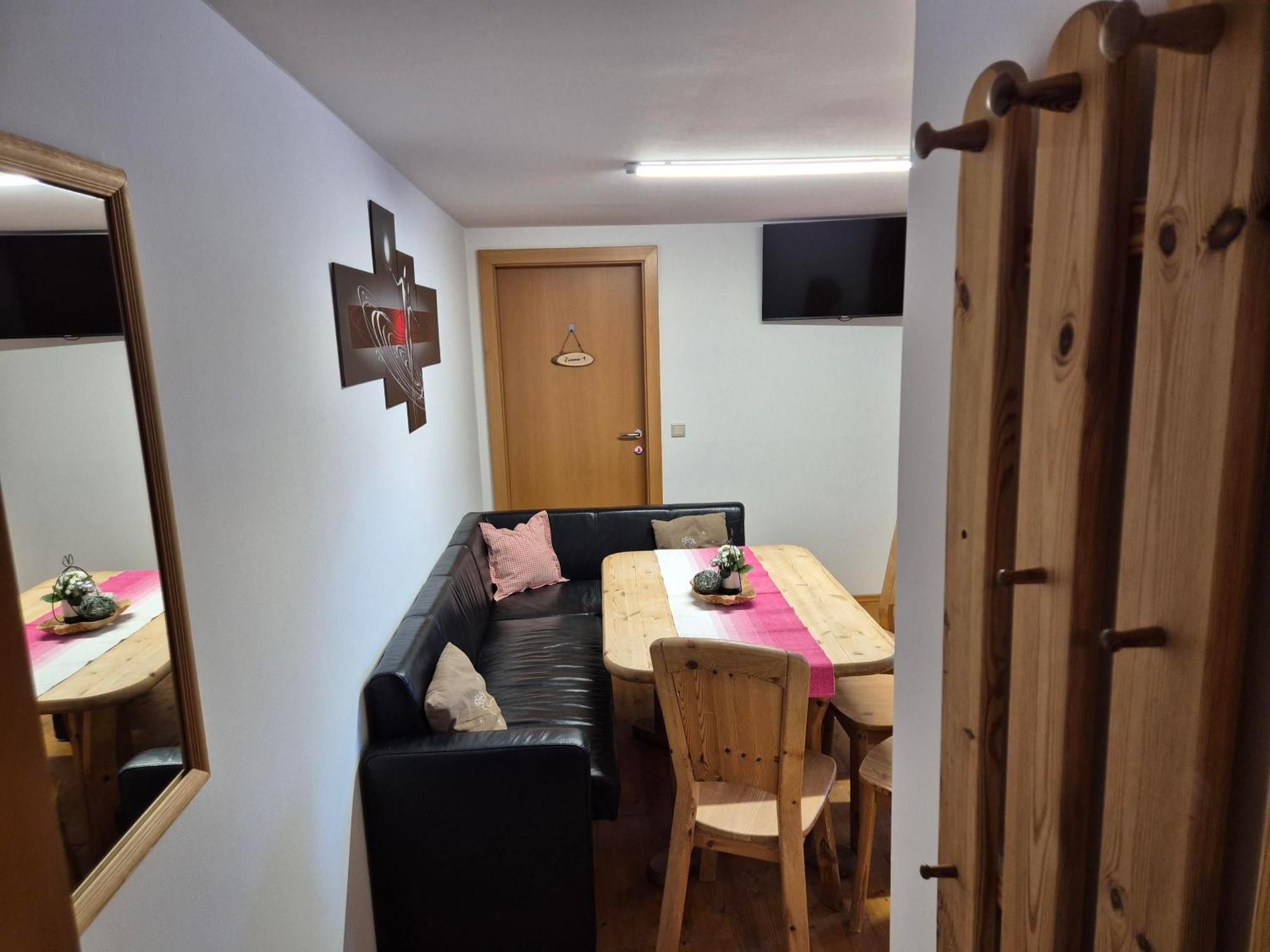 Alfenz Apartment